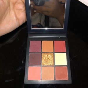 HUDA BEAUTY WARM OBSESSIONS PALETTE